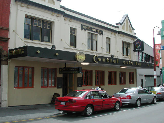 Central Cafe & Bar
